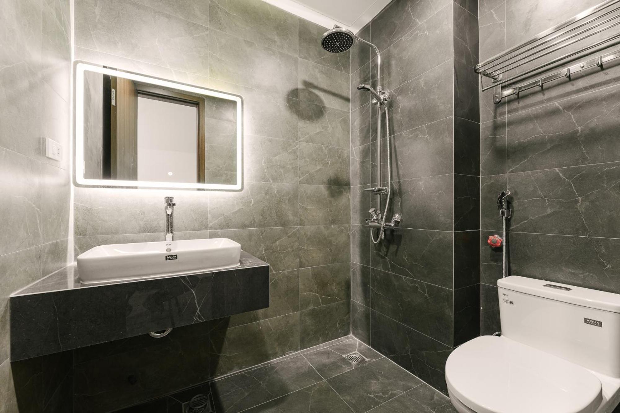 Delapong Hotel And Apartment Ha Noi Hanoi Exterior foto